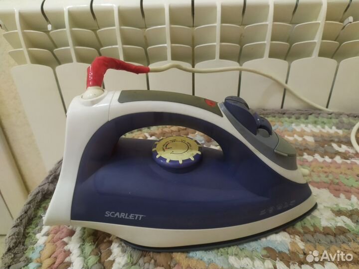 Утюг Scarlettв рабочем состоянии