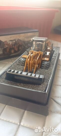 Huina 1:50 Коллекционная модель