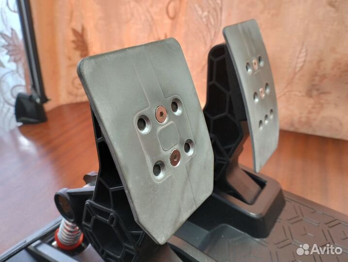 Руль Thrustmaster TMX