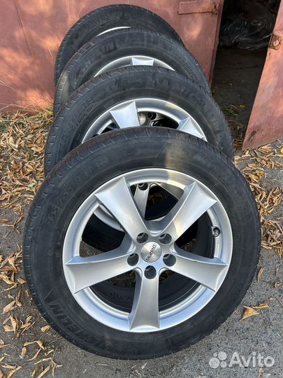 Michelin Latitude Tour HP 235/55 R17