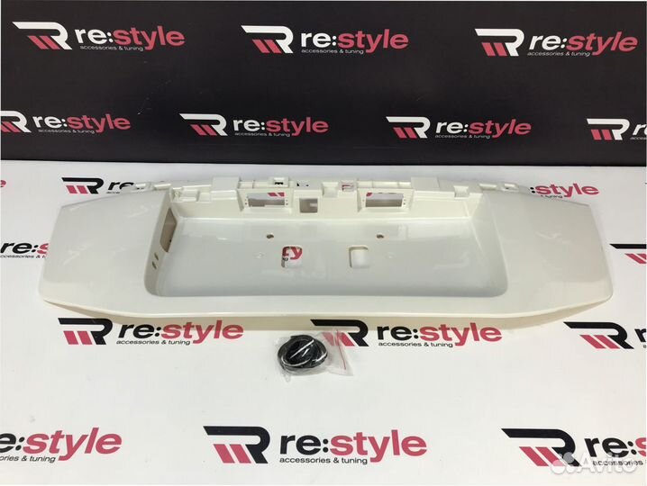 Накладка на 5-ю дверь Land Cruiser Prado 150 R245