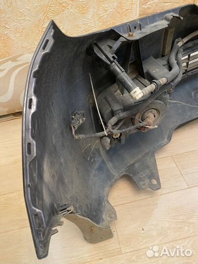 Бампер Toyota Land Cruiser 200