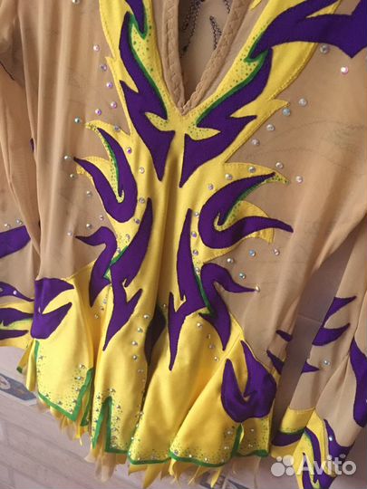 Гимнастический костюм для выступлений со стразами