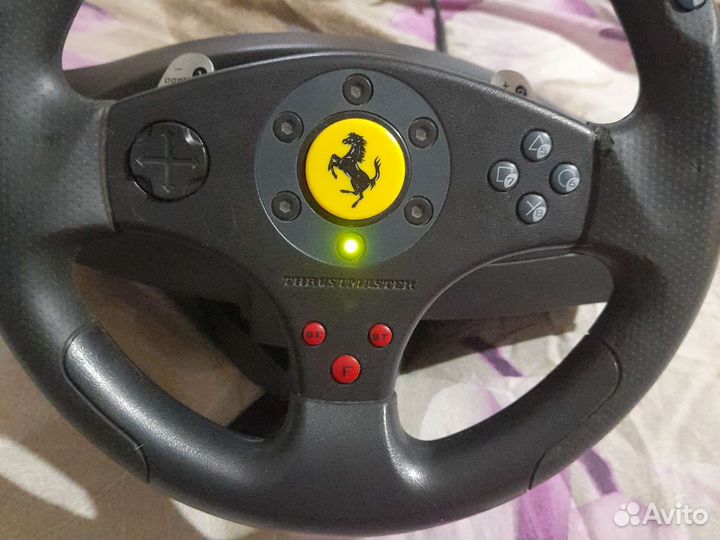Игровой руль с педалями thrustmaster