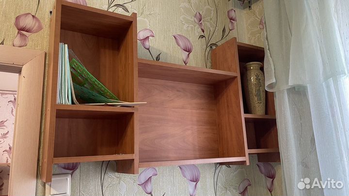 Полка навесная и шкаф бу