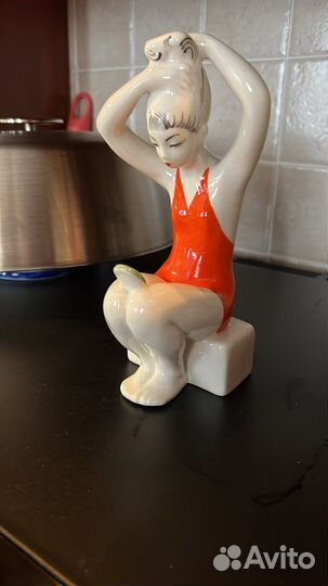 Статуэтка «у зеркала» лзфи