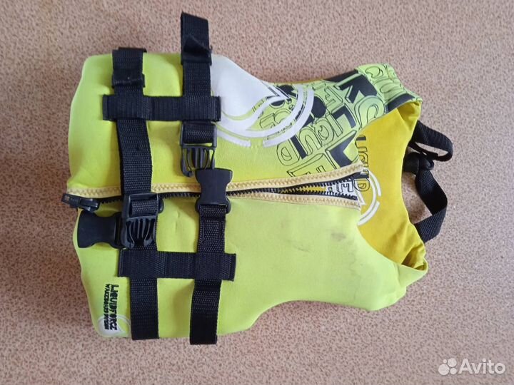 Детский плавательный жилет