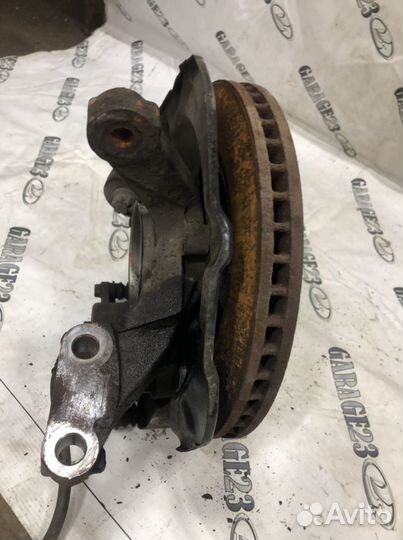 Передний левый поворотный кулак lexus rx 300 1