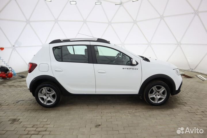 Renault Sandero Stepway 1.6 МТ, 2022, 94 909 км