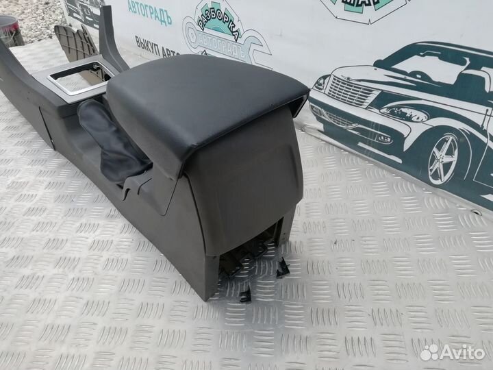 Подлокотник Ford Focus 2 2009г Рестайлинг