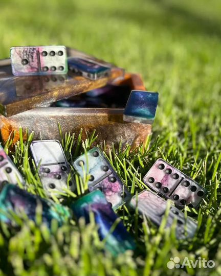 Ежедневники, домино,вазочки из эпоксидной смолы