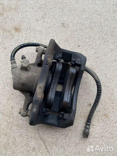 Суппорт передний правый Citroen C3 5-дверный ET3J4