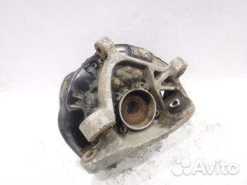 Кулак задний левый 4230530090