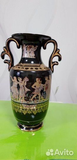 Вазы большая и малая