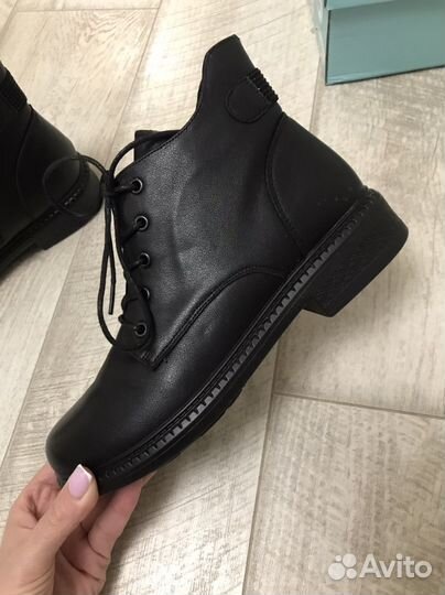 Ботинки женские 38