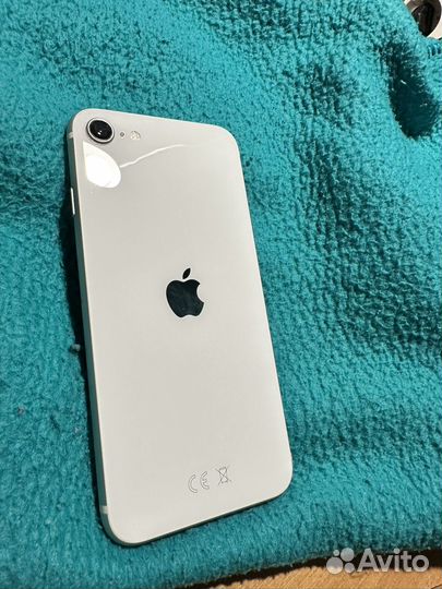 Телефон iPhone se 2020