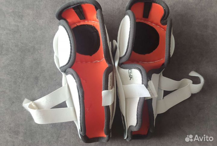 Хоккейные наколенники детские