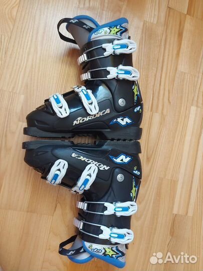Горнолыжные ботинки детские