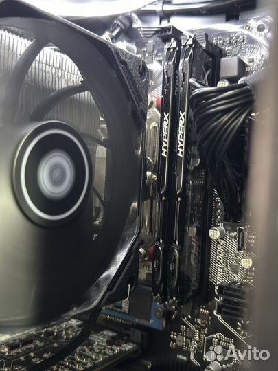 Оперативная память DDR4 16GB Kingston fury новая