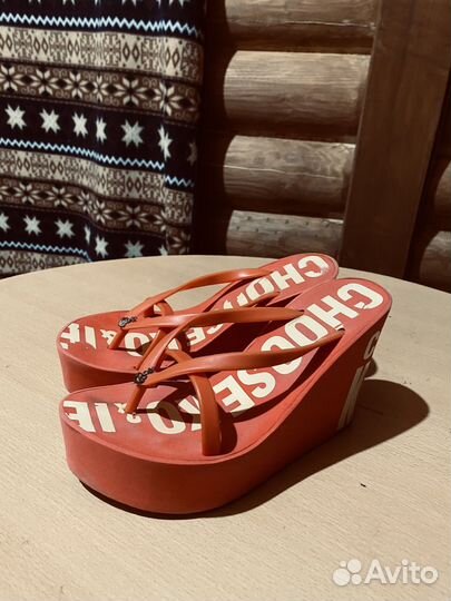 Босоножки женские