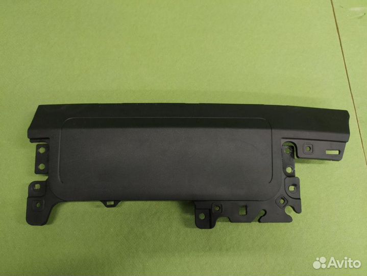 Подушка безопасности коленная Tesla Model Y