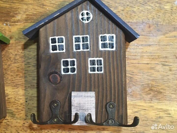 Вешалка домик