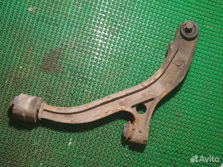 Рычаг передний нижний Крайслер Вояджер 3