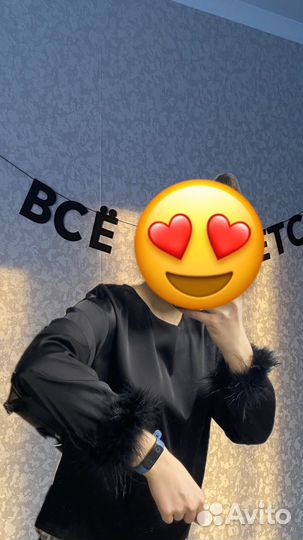 Черная Блузка с перьями