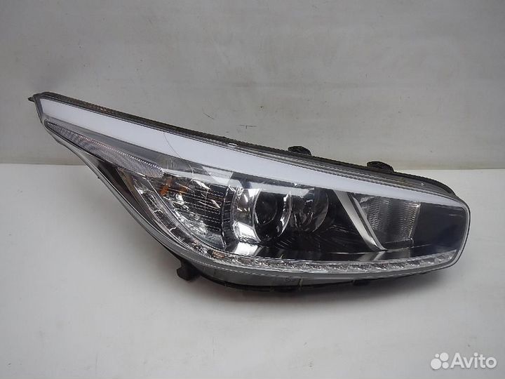 Фара правая Kia Ceed