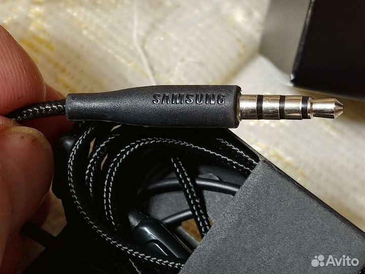 Наушники Samsung galaxy s10+ новые