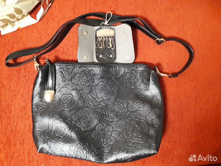Продам новую сумку с ключницей