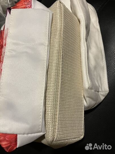 Новые чехлы Prada, косметички и сумка Clarins