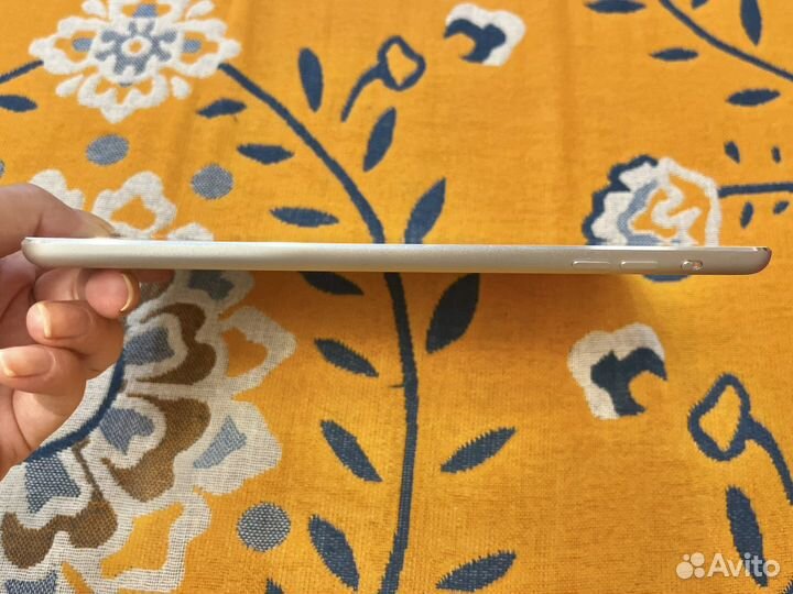 iPad mini 2 retina 16 гб