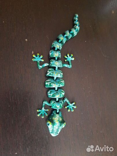 Ящерица игрушка