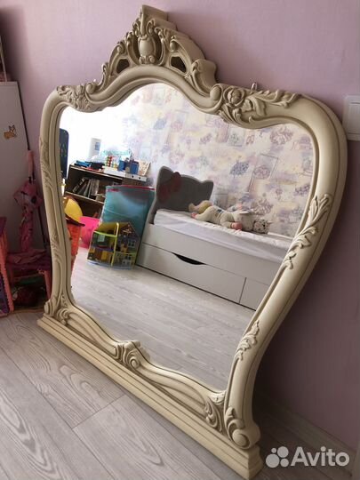 Зеркало настенное