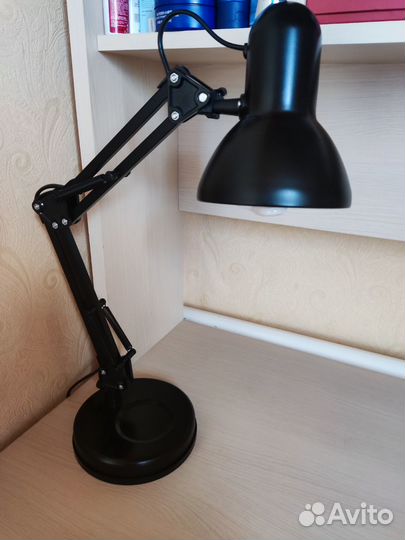 Лампа настольная