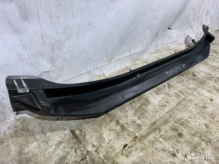 Наполнитель переднего бампера Toyota Land Cruiser