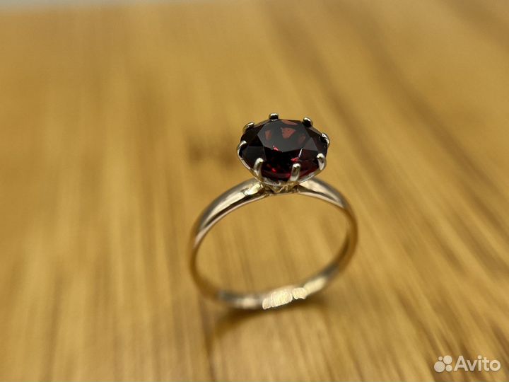 Кольцо золотое с гранатом 16 р (Lenina)