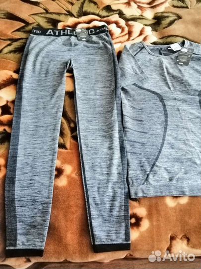 Новый спортивный костюм для фитнеса 44-46 размер м