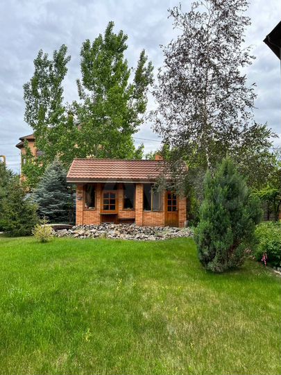 Коттедж 577,7 м² на участке 15 сот.