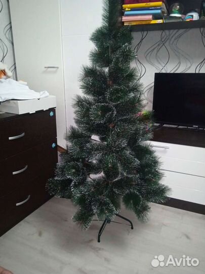 Елка искусственная