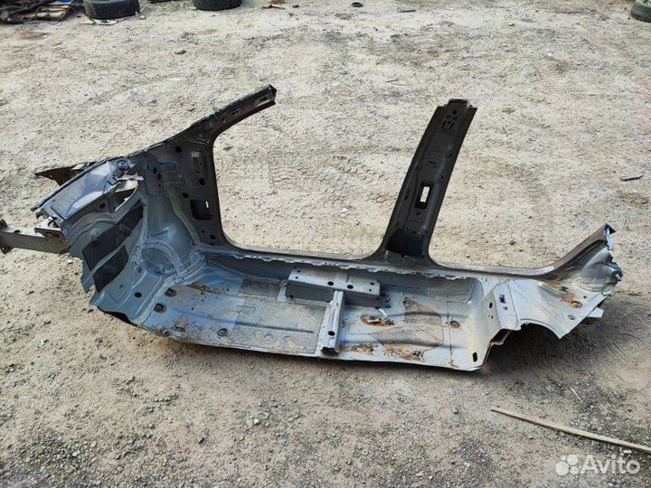 Боковина кузова правая Skoda Rapid