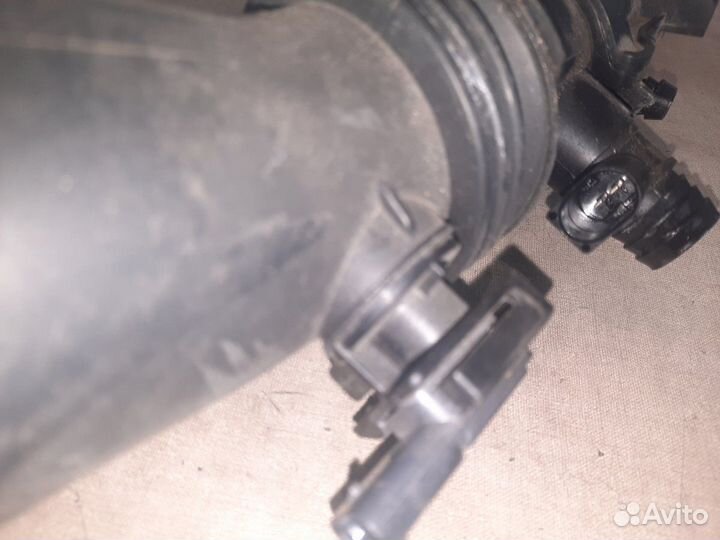 Патрубок воздушный Mercedes Gla180 X156 270.910