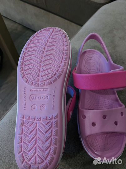 Сандалии crocs j2