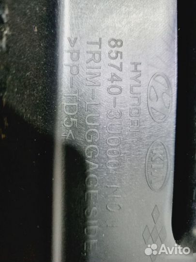 Обшивка багажника задняя правая Kia Sportage 3 SL