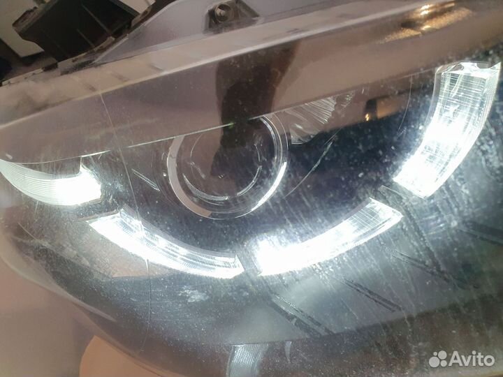 Фара правая Mazda CX5 2015-17 LED