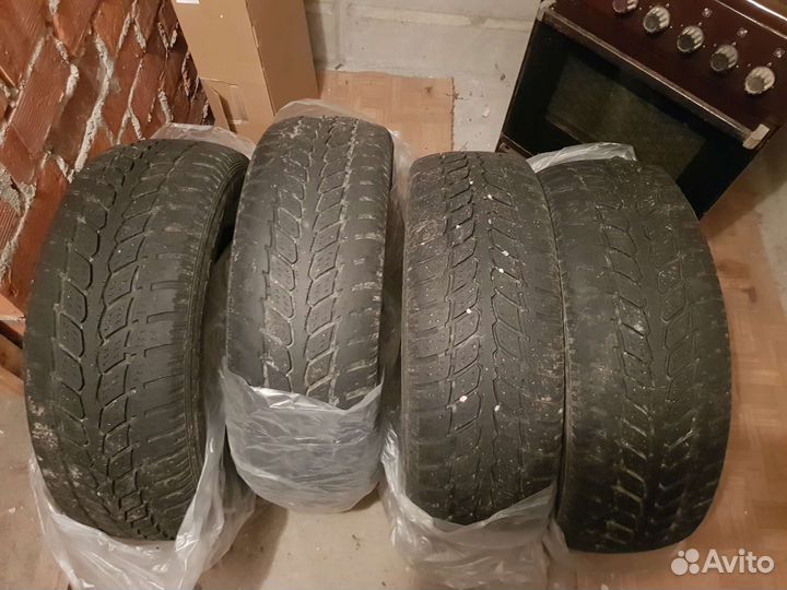Accelera Snow 235/65 R17