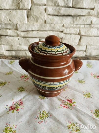 Солонка и другая кухонная утварь