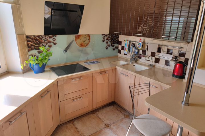 2-к. квартира, 60 м², 4/25 эт.