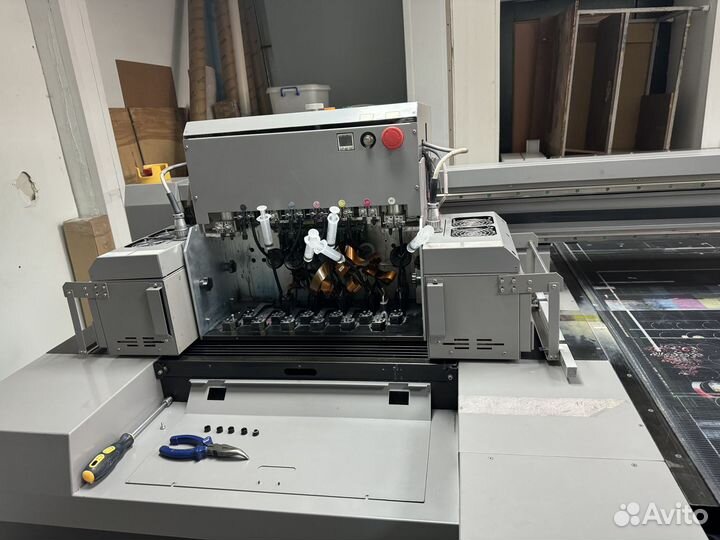 Широкоформатный уф принтер Hand TOP 3,2 метра